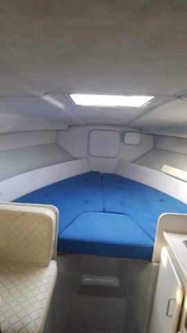 Chris-Craft gliser s Volvo Pentom KAD 44 260 KS