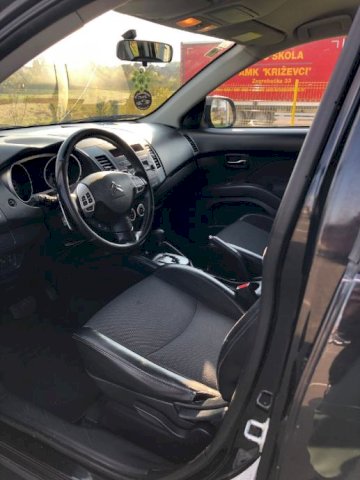 Citroën C-Crosser 2,4