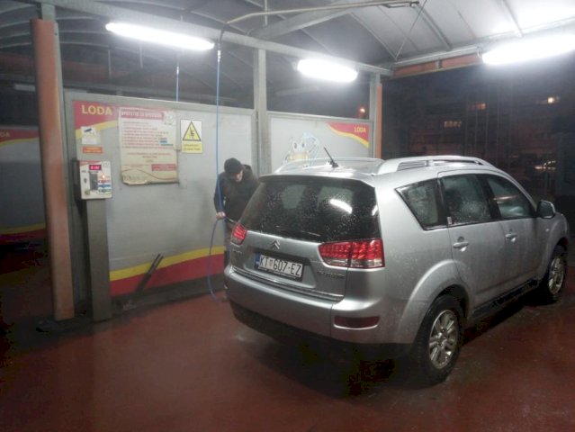 Citroën C-Crosser 2,4i plin automatik