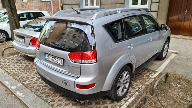 Citroën C-Crosser 2.4 s plinom, 7 siceva, reg 8/
