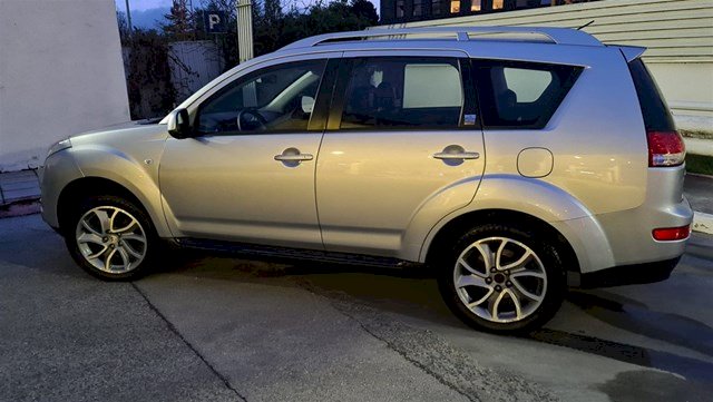 Citroën C-Crosser 2.4 s plinom, 7 siceva, reg 8/