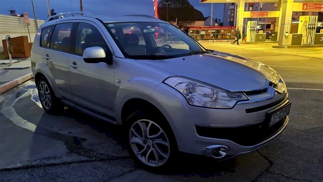 Citroën C-Crosser 2.4 s plinom, 7 siceva, reg 8/
