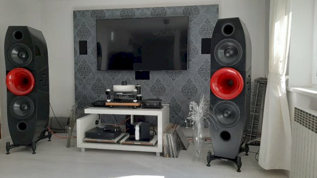 Dachorn Kron aktivni zvučnici