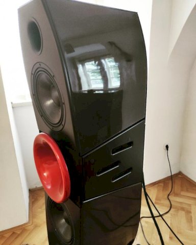 Dachorn Kron aktivni zvučnici