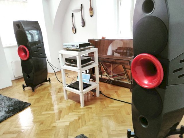 Dachorn Kron aktivni zvučnici