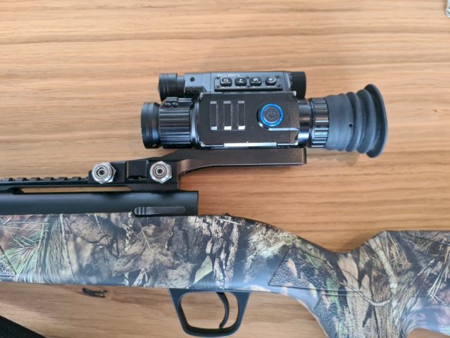 Dan Noc optika PARD 008