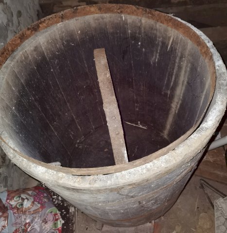 Daske od starih bačvi i grede