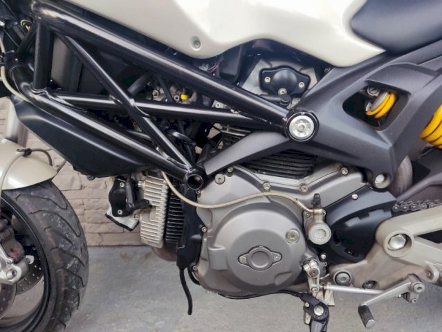 Ducati Monster 696 696 cm3, 2009 god.