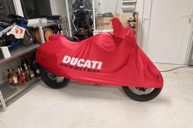 Ducati Monster 696
