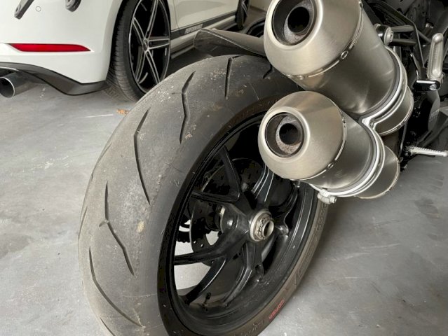 Ducati STREETFIGHTRE 848 849 cm3, 2014 god.
