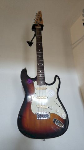 Elektrićna gitara Stagg