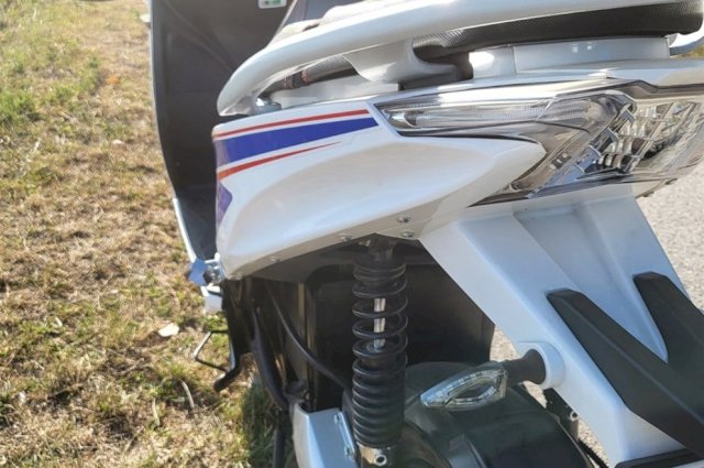 Električni skuter F-11 3000W Bosch motor 49 cm3