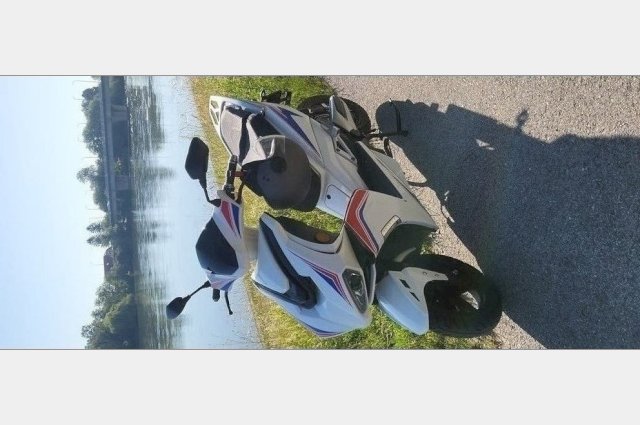 Električni skuter F-11 3000W Bosch motor 49 cm3