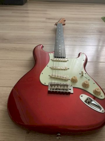 Fender stratocaster, izvrsna kopija