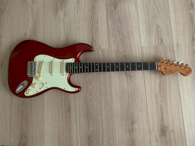 Fender stratocaster, izvrsna kopija