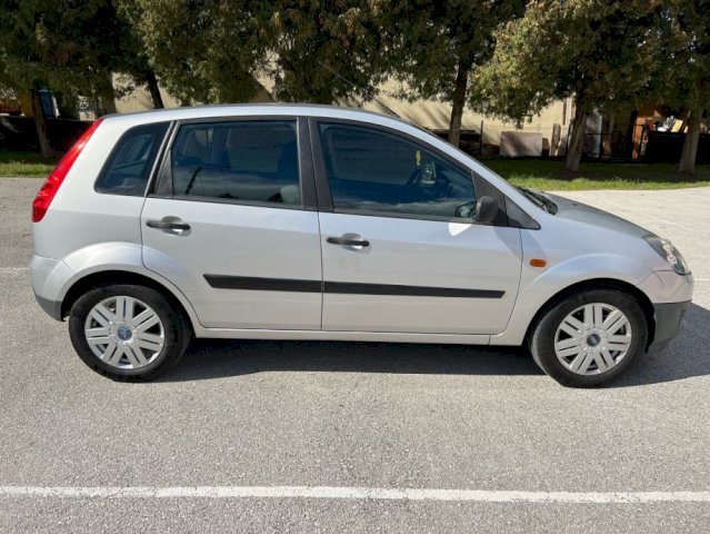 Ford Fiesta 1,4 16V 66kW 2009 109.000 km 1.vlasni
