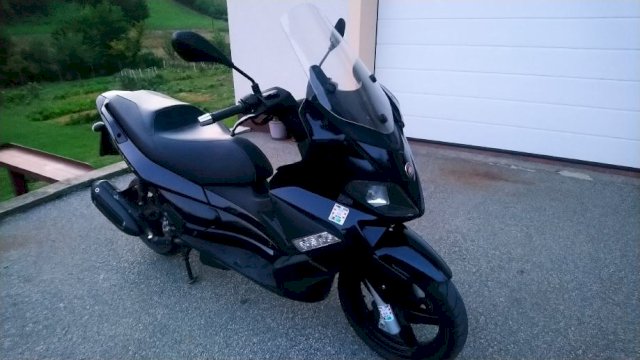 Gilera Nexus 300, može zamjena za auto, 2010 god