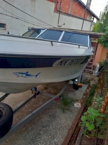 Gliser Regal Mercruzer