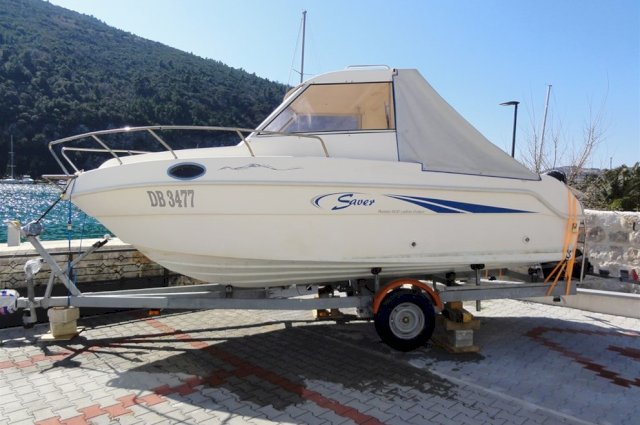 Gliser Saver Manta 600 cabin fisher sa Suzuki 140
