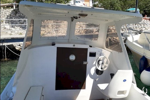 Gradac 5,80 - Yamaha 8 PS vanbrodski