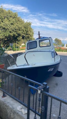 Gradac 5.80, sa dodatnom opremom, pomoćni motor