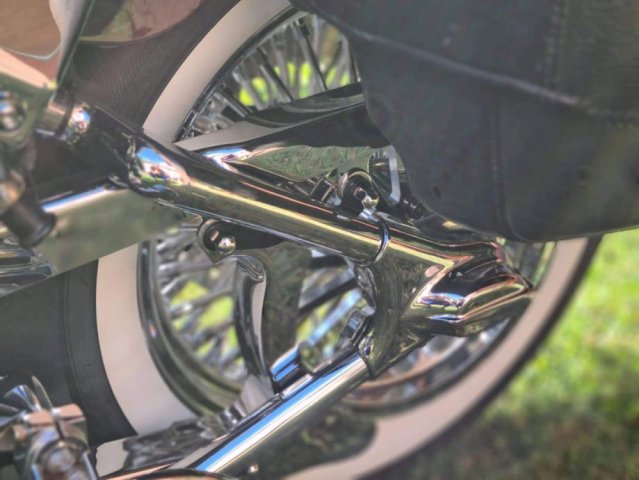 Harley Davidson Deluxe 1584 cm3, 2011 god.