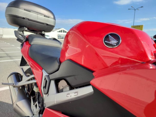 Honda VFR 800 F 2015 789 cm3, 2015 god.