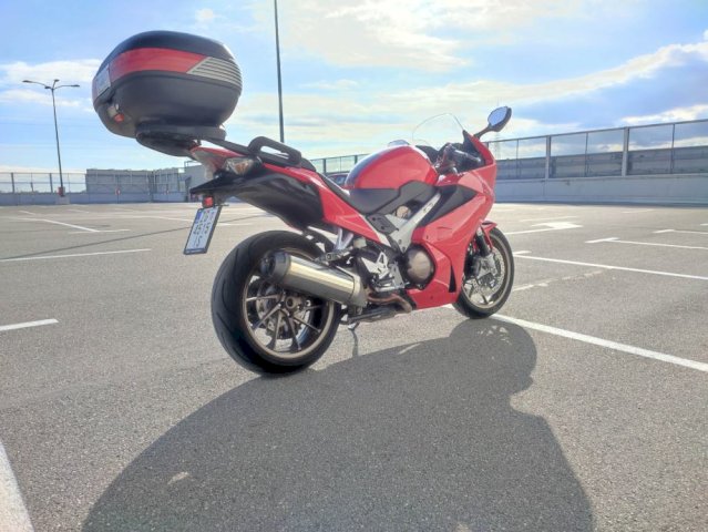 Honda VFR 800 F 2015 789 cm3, 2015 god.