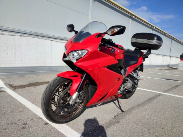 Honda VFR 800 F 2015 789 cm3, 2015 god.