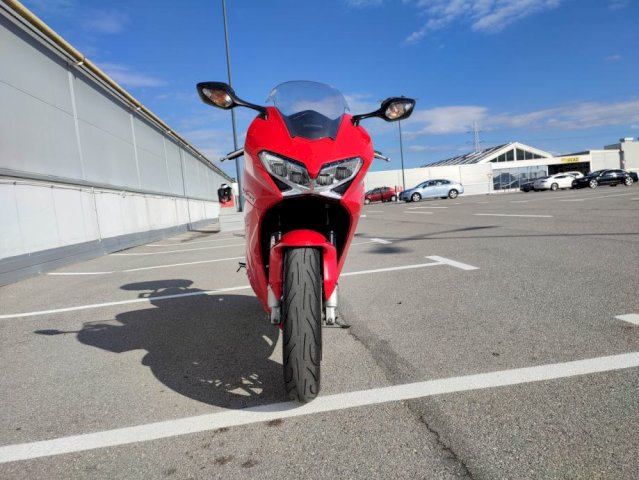 Honda VFR 800 F 2015 789 cm3, 2015 god.