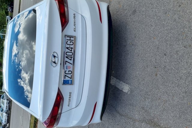 Hyundai Elantra 1.6 cdti