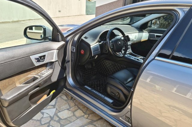 Jaguar XF 2.2D