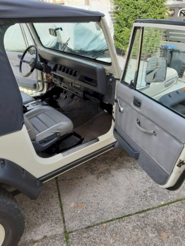 Jeep Wrangler YJ automatik