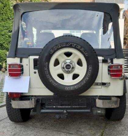 Jeep Wrangler YJ automatik
