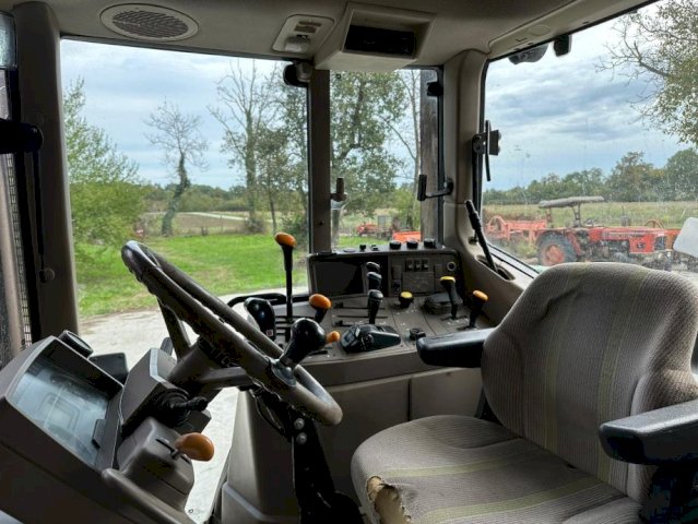 John Deere 6330
