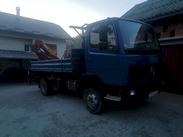 Kamion Mercedes 817K+dizalica- kran palfinger 520