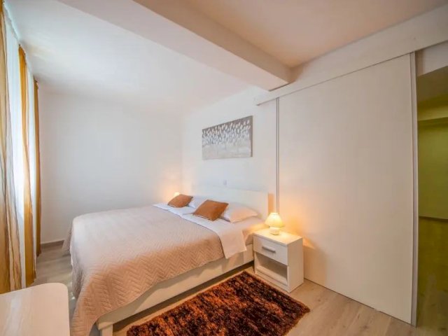 Kastav okolica, kuća 200 m2 s 2 novo uređena st