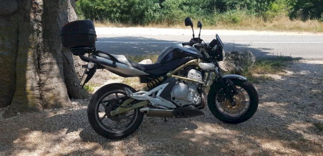 Kawasaki Er6 650 cm3, 2007 god.