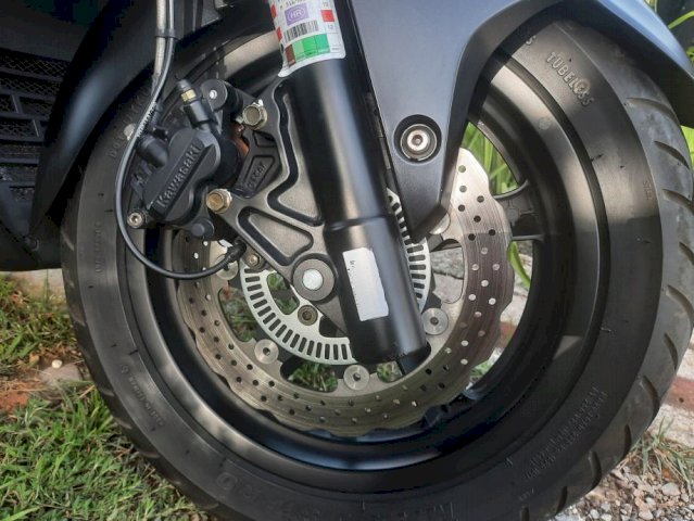 Kawasaki J 300 300 cm3, 2017 god.