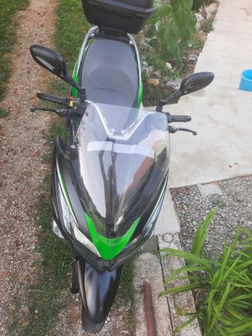 Kawasaki J 300 300 cm3, 2017 god.