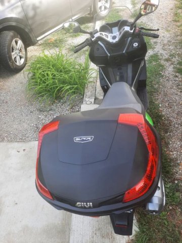 Kawasaki J 300 300 cm3, 2017 god.