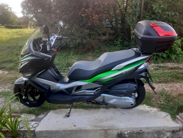Kawasaki J 300 300 cm3, 2017 god.