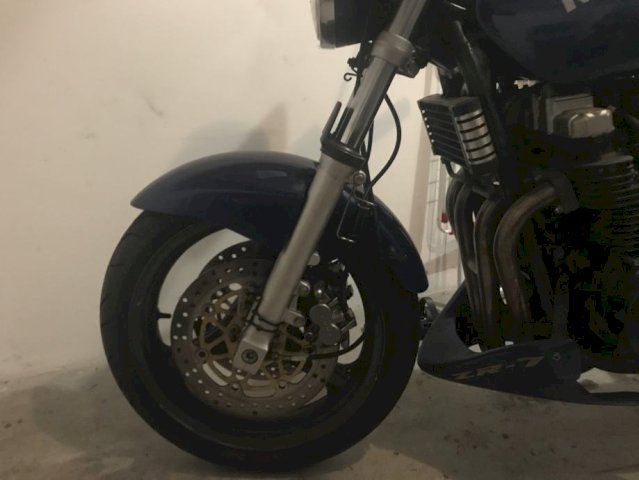 Kawasaki ZR7 2002 godina, 2002 god.