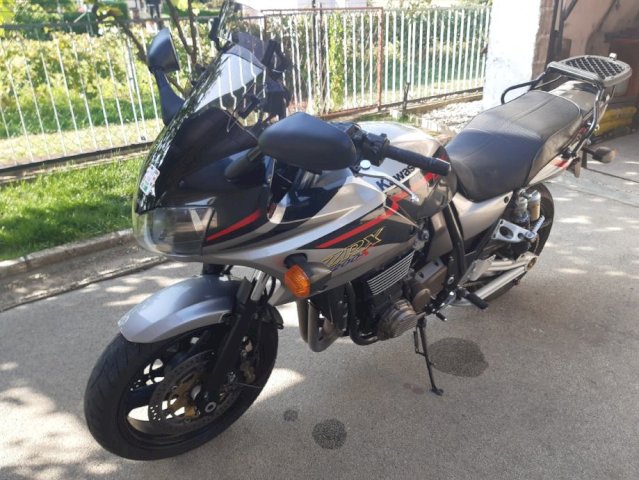 Kawasaki ZRX 1200s, 2003 god.