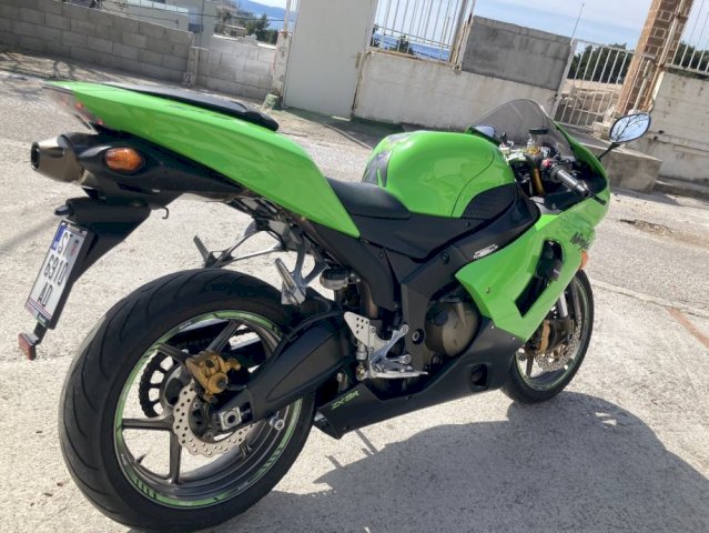 Kawasaki Zx6r 636 cm3, 2005 god.