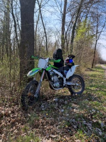 Kawasaki kxf 450, 2015 god.