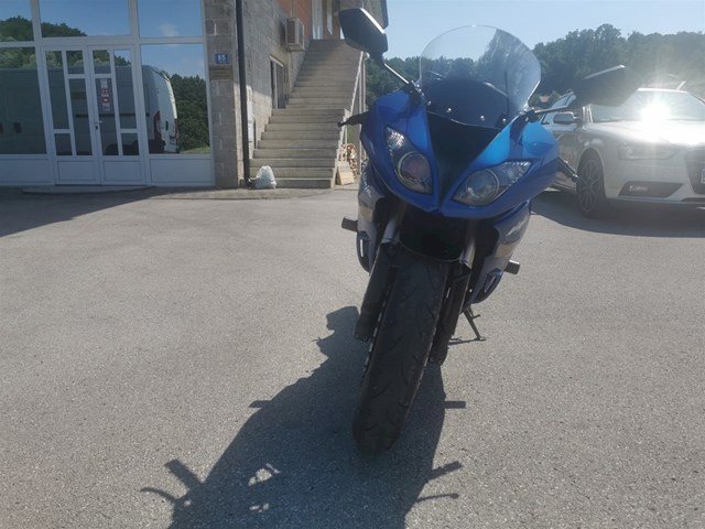 Kawasaki zx6r