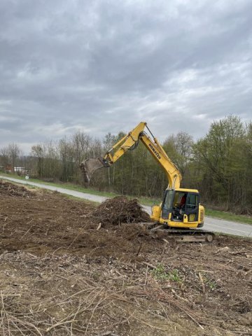 Komatsu PC138US-8