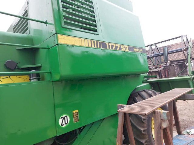 Kombaj John Deere 1177 hydro4