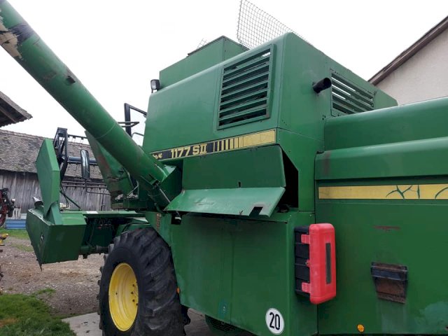 Kombaj John Deere 1177 hydro4